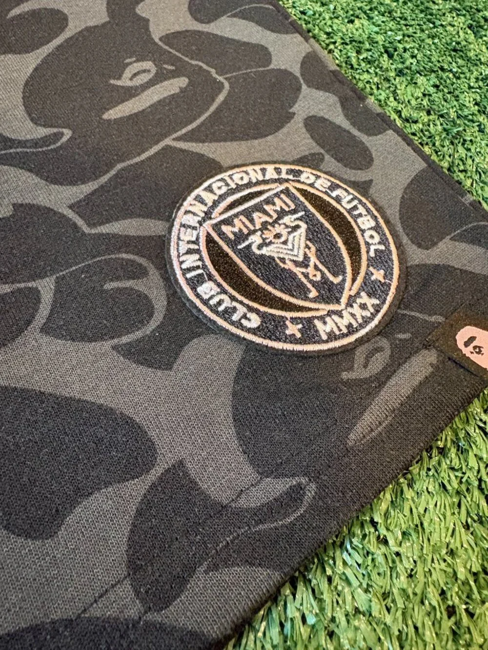 Black BAPE Miami camo shorts 🖤 - Picture 4 of 7